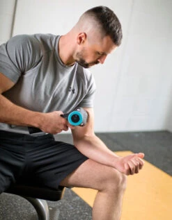 Flow PRO - Vibrationsmassagegerät -Gym Verkauf flow pro weightlifting forearm 1 nl